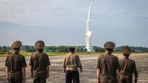 Archivo - Imagen de archivo del lanzamiento de un misil norcoreano en una prueba supervisada por el líder de Corea del Norte, Kim Jong Un