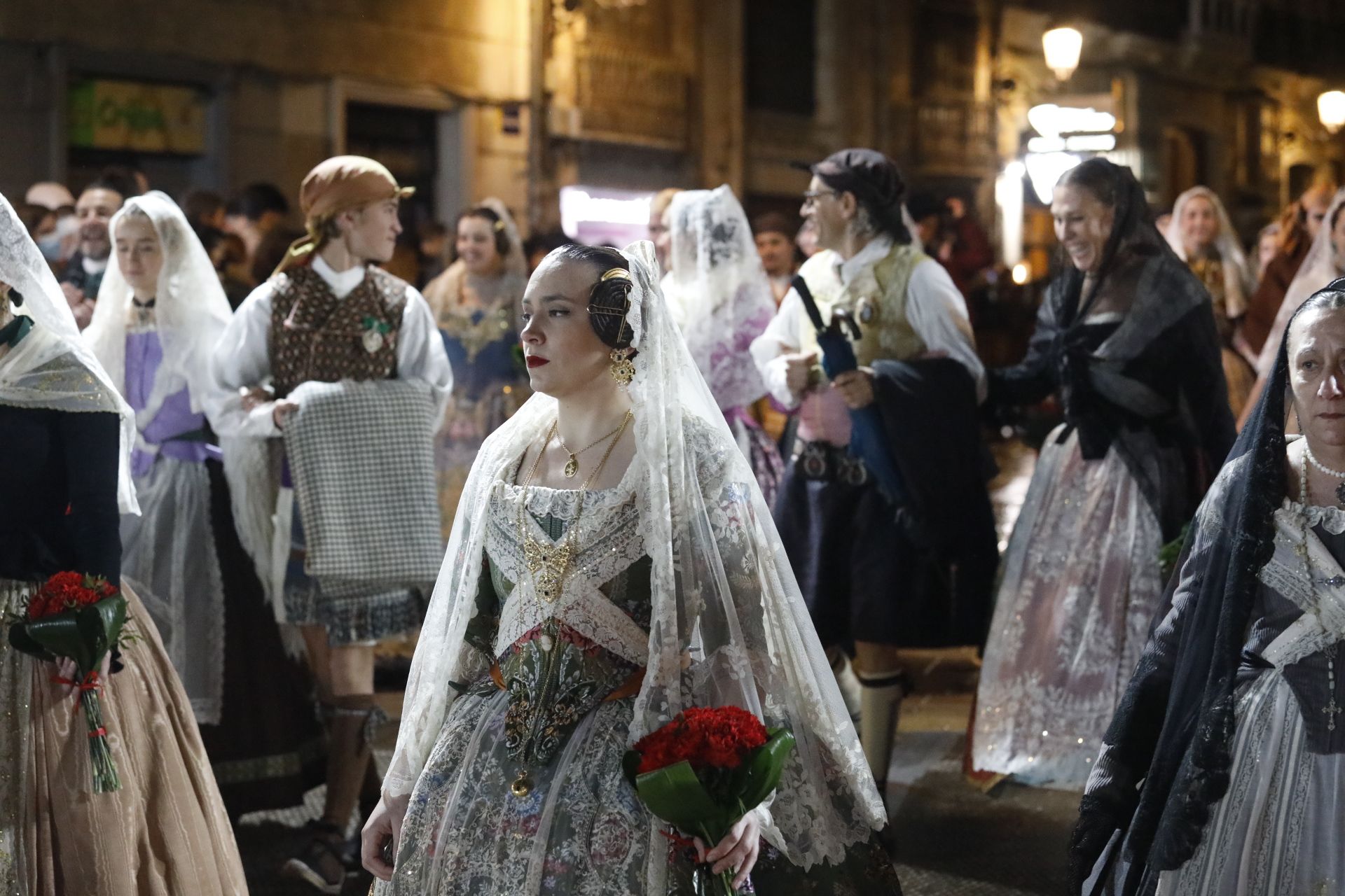 Búscate en el primer día de ofrenda por la calle Quart (entre las 20:00 a las 21:00 horas)