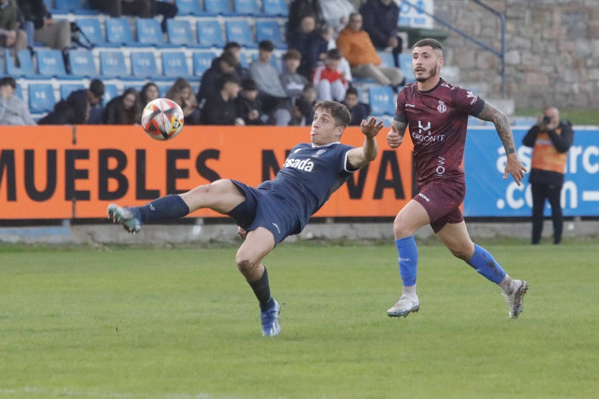 EN IMÁGENES: Así ha sido el derbi comarcal entre Marino y Avilés (0-0)