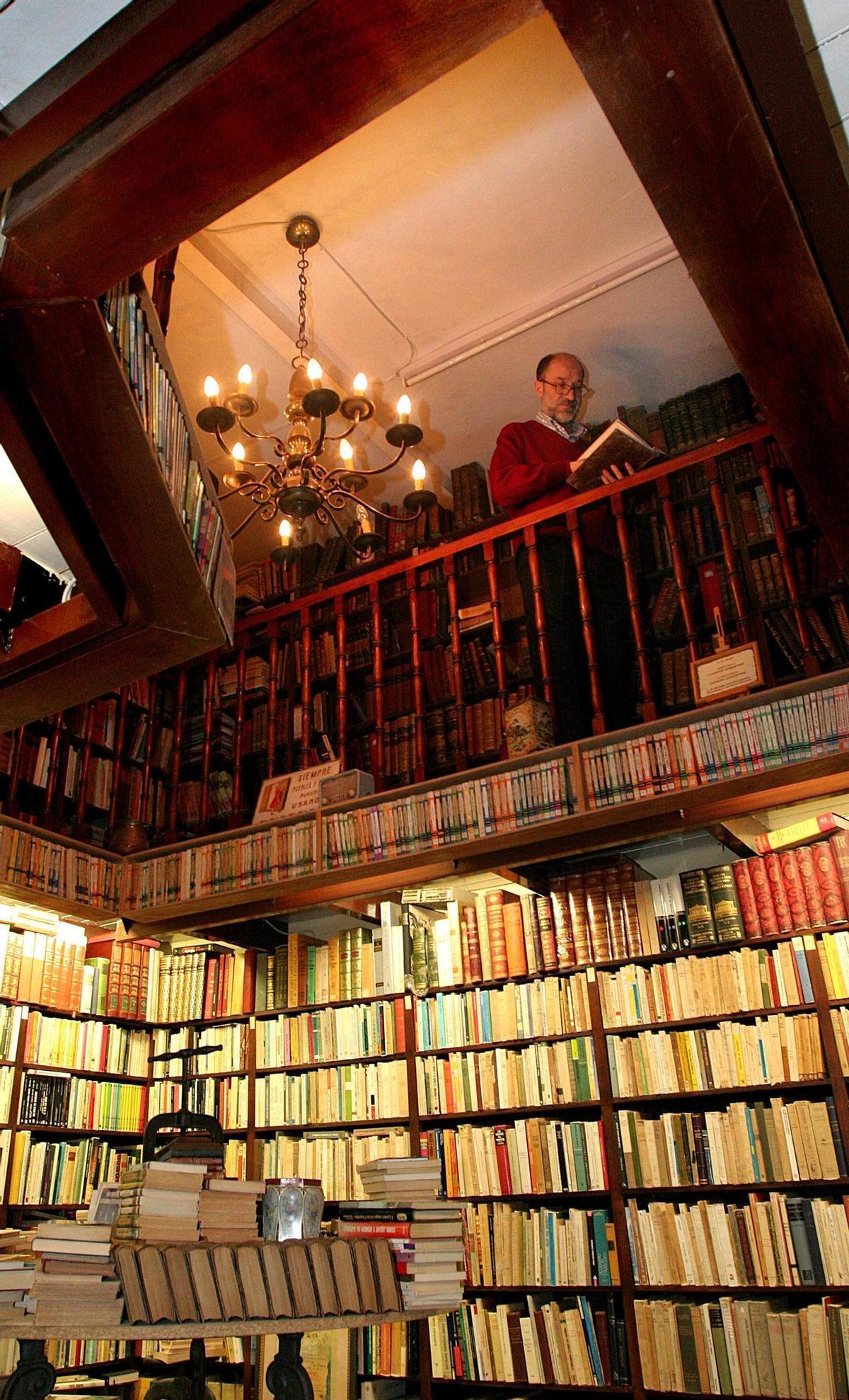 La librería Raíces, ubicada en el centro de Alicante, en una imagen de 2006