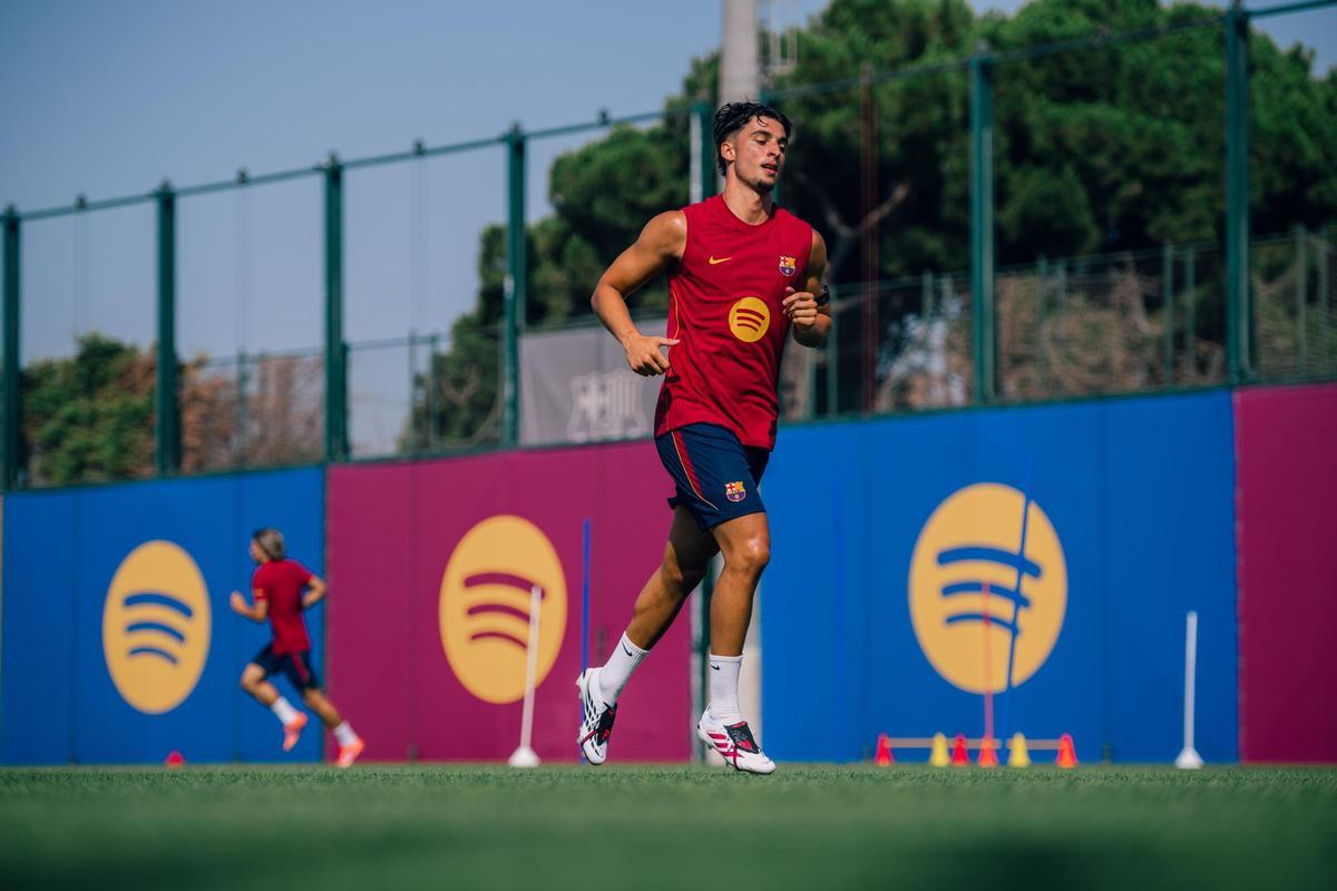 Las mejores imágenes del primer entrenamiento del FC Barcelona para preparar la temporada 2026/27