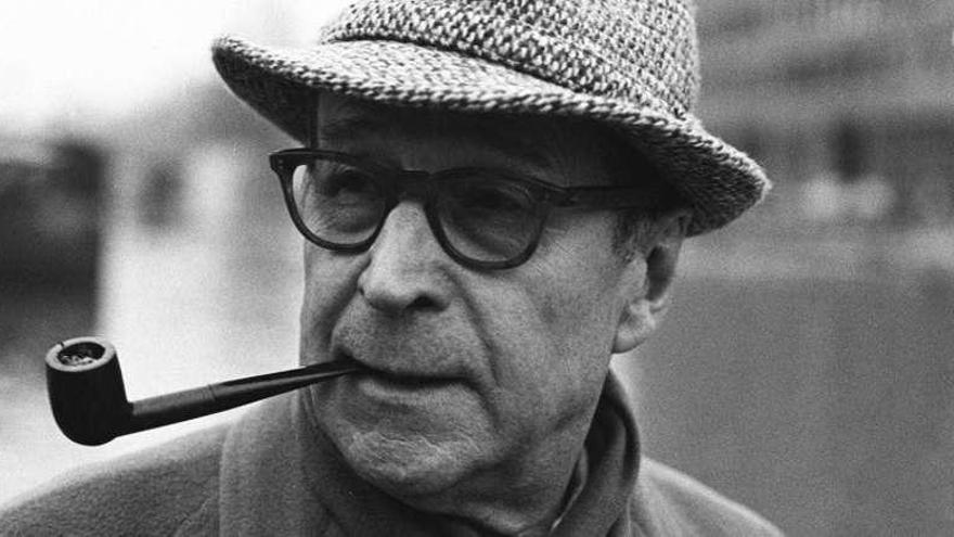 Georges Simenon.