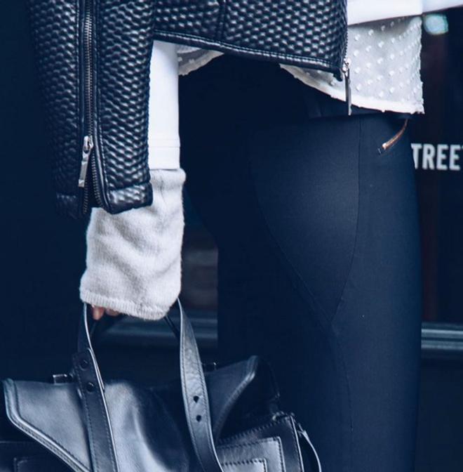 Las Throw & Roll Leggings con biker de cuero