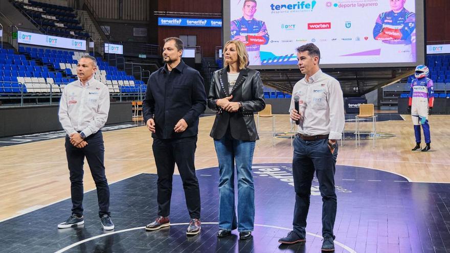 Yeray Mújica, Yolanda Moliné, Badel Albelo y Enrique Cruz durante el acto.