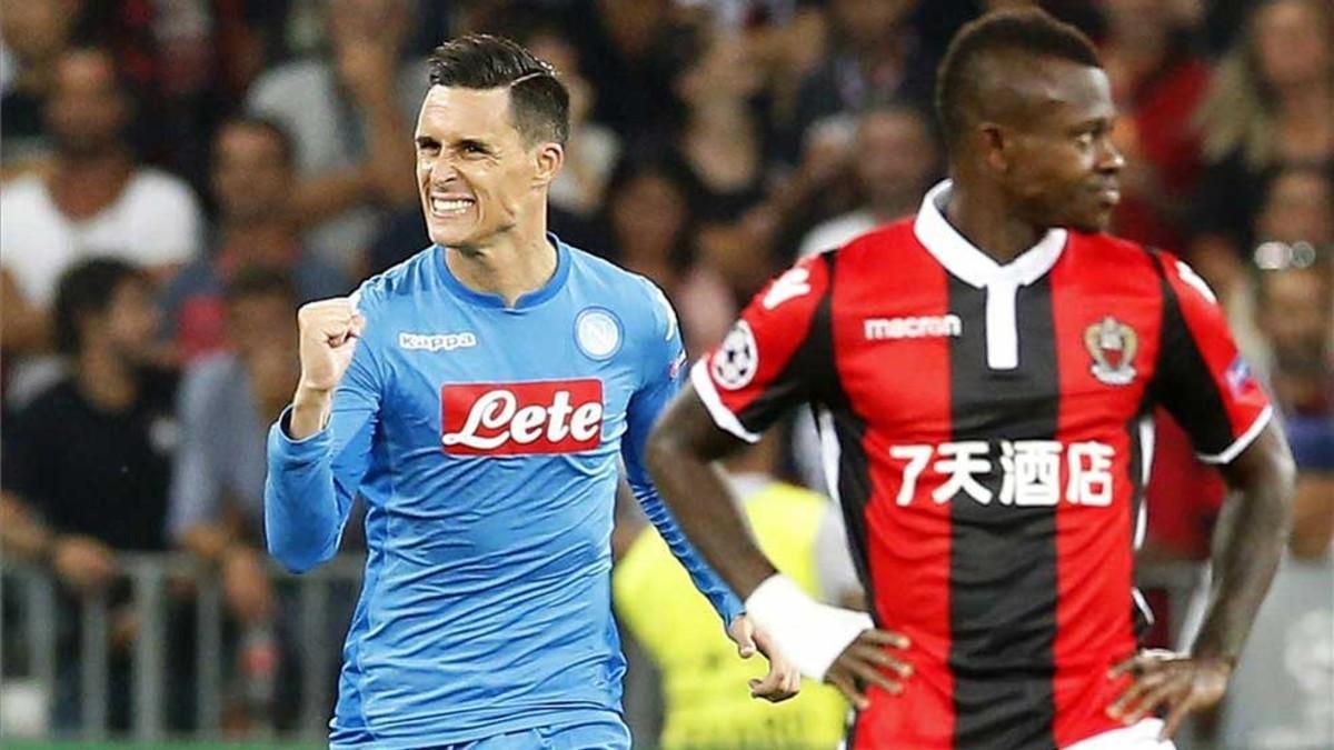 Callejón, celebrando su gol ante un Balotelli apesadumbrado