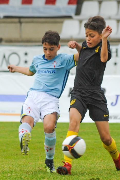 El arranque del Arousa Fútbol-7 trae a la localidad este fin de semana visitantes venidos de hasta siete países