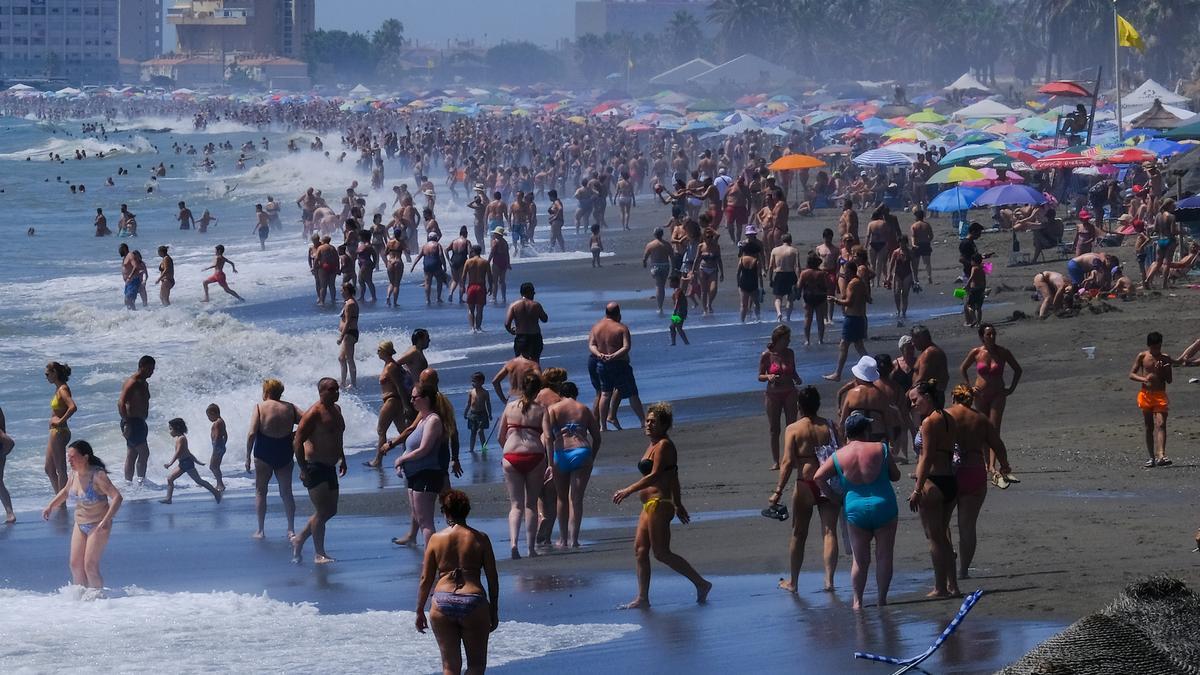 Las playas de Málaga llenas en el fin de semana de inicio de las vacaciones de agosto