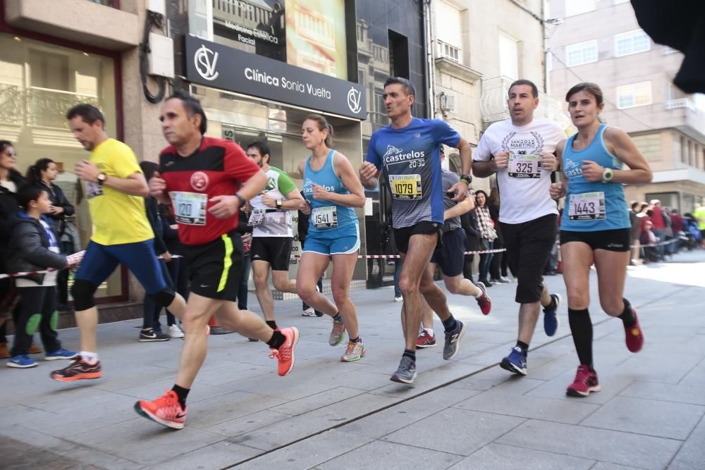 Más de dos mil deportistas corrieron esta mañana en la prueba que discurría por el centro de la ciudad del Louro