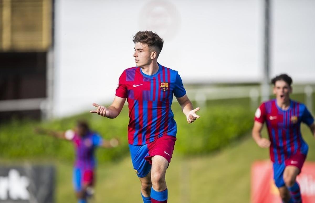 Víctor Barberá (20/08/2004) - Delantero: El pichichi. Se ha afianzado en la posición de delantero centro y ha aportado muchos goles Víctor Barberá (20/08/2004) - Delantero: El pichichi. Se ha afianzado en la posición de delantero centro y ha aportado muchos goles