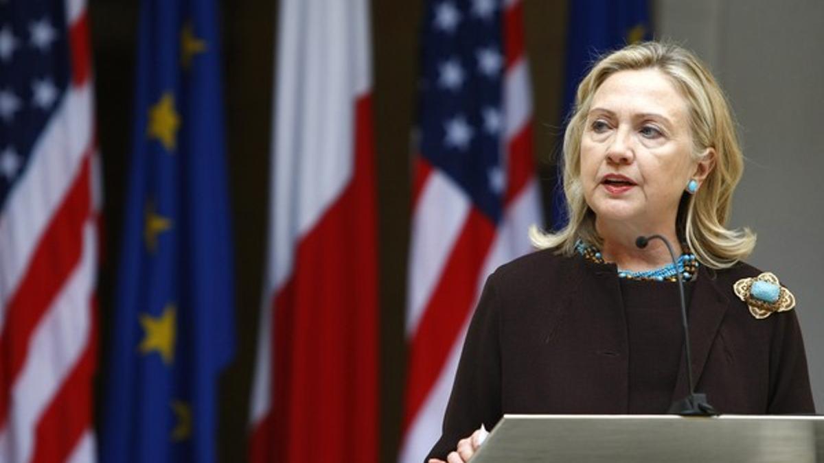 La secretaria de Estado de EEUU Hilary Clinton llega a Libia