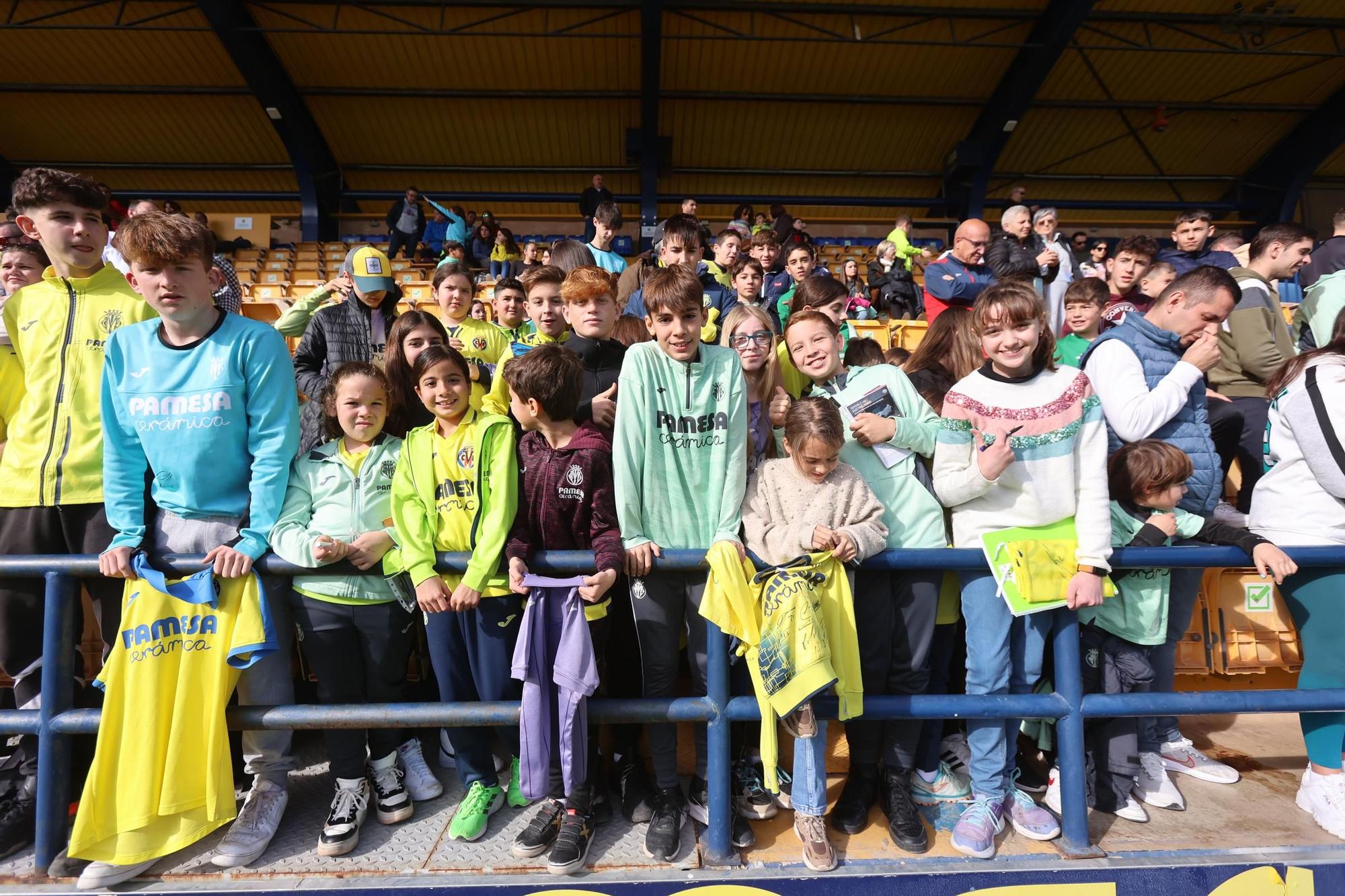 Así ha sido el entrenamiento navideño del Villarreal a puerta abiertas