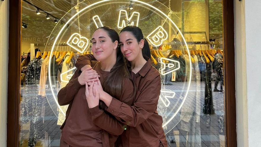 Trabajadoras de Bimba y Lola emocionadas tras ganar el 2º premio de la Lotería de Navidad