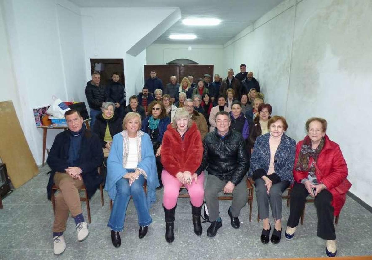 Parte de los integrantes de la Cofradía del Santo Cristo de la Salud.