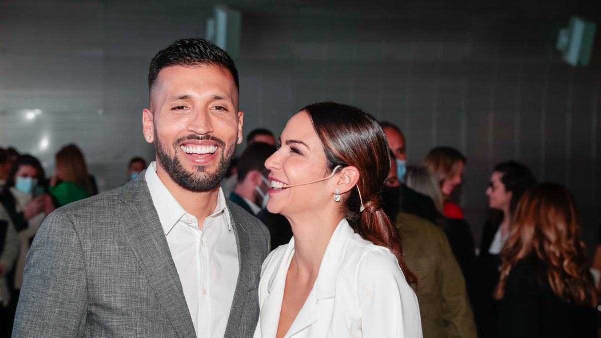 Tamara Gorro y Ezequiel Garay destilan amor en Ibiza