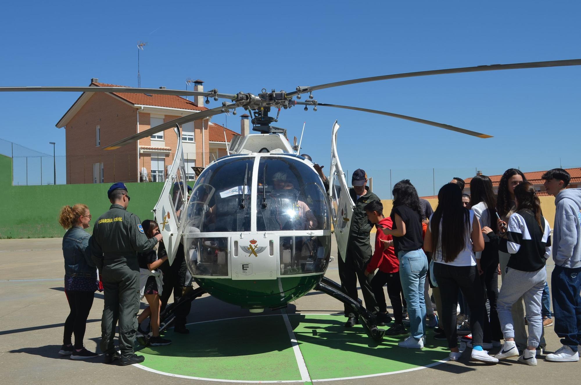 GALERÍA | Exhibición de medios de la Guardia Civil de Zamora ante más de medio millar de estudiantes