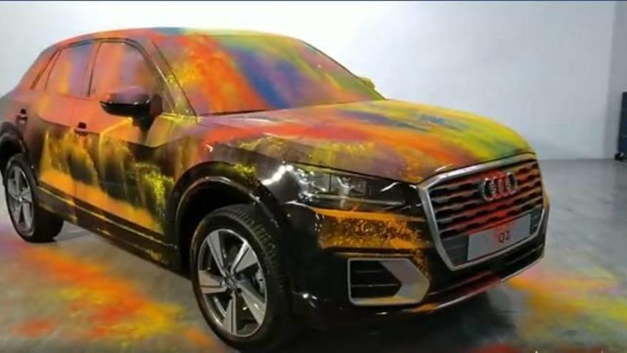COLOR FEST. Los asistentes a los concesionarios podrán lanzar polvos de colores brillantes a un vehículo.