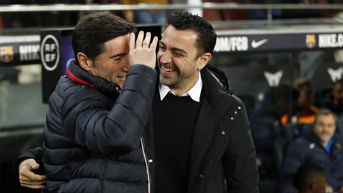Xavi bromea con Marcelino antes del Barça - Atheltic