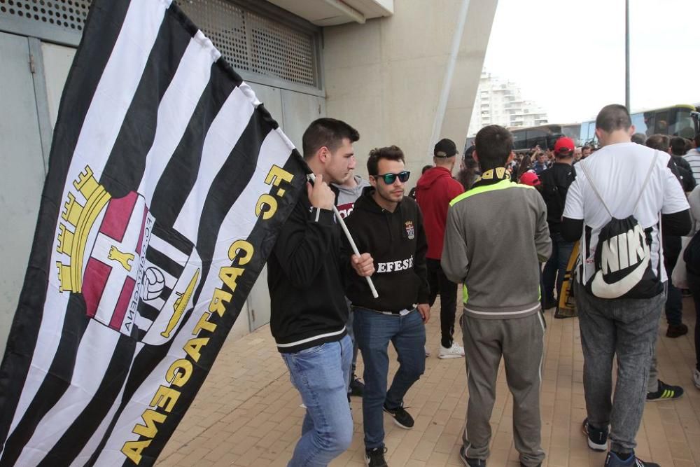 Así han vivido los aficionados del FC Cartagena el derbi