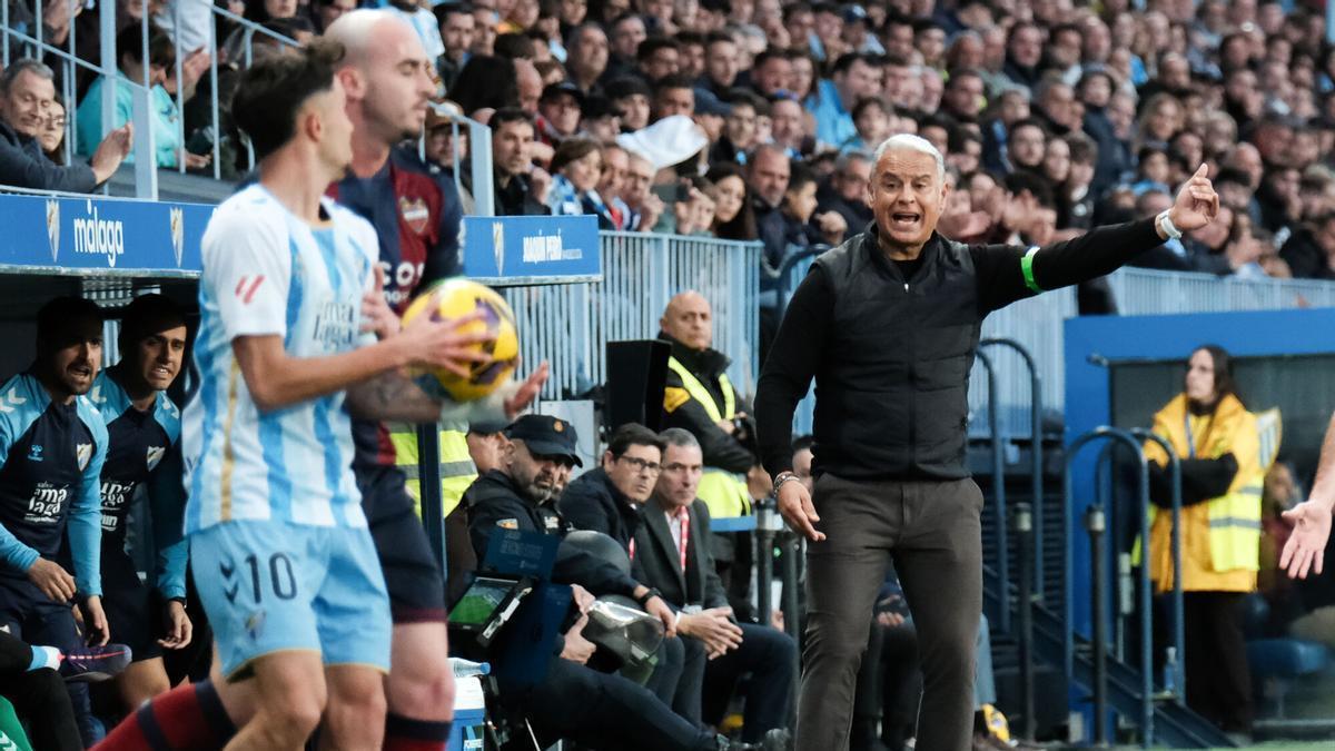 Las mejores imágenes del partido que han disputado este sábado en La Rosaleda el Málaga CF y la UD Levante