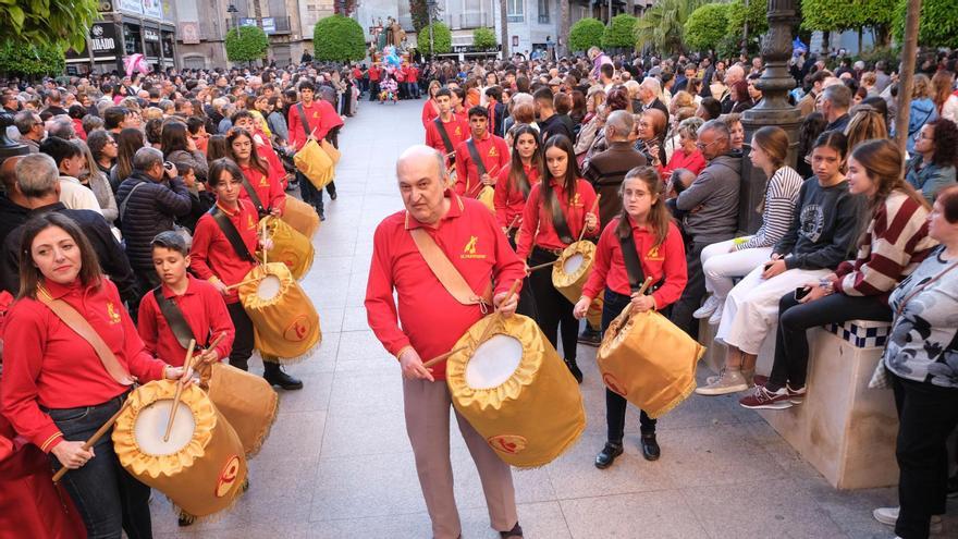 Timbalistas de la cofradía de El Prendiment en el Miércoles Santo de Crevillent