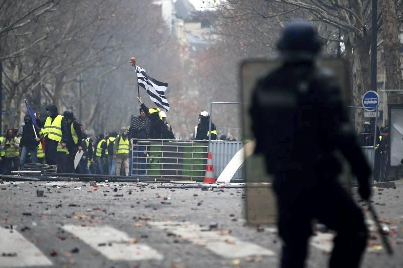 Protesta multitudinaria de los chalecos amarillos