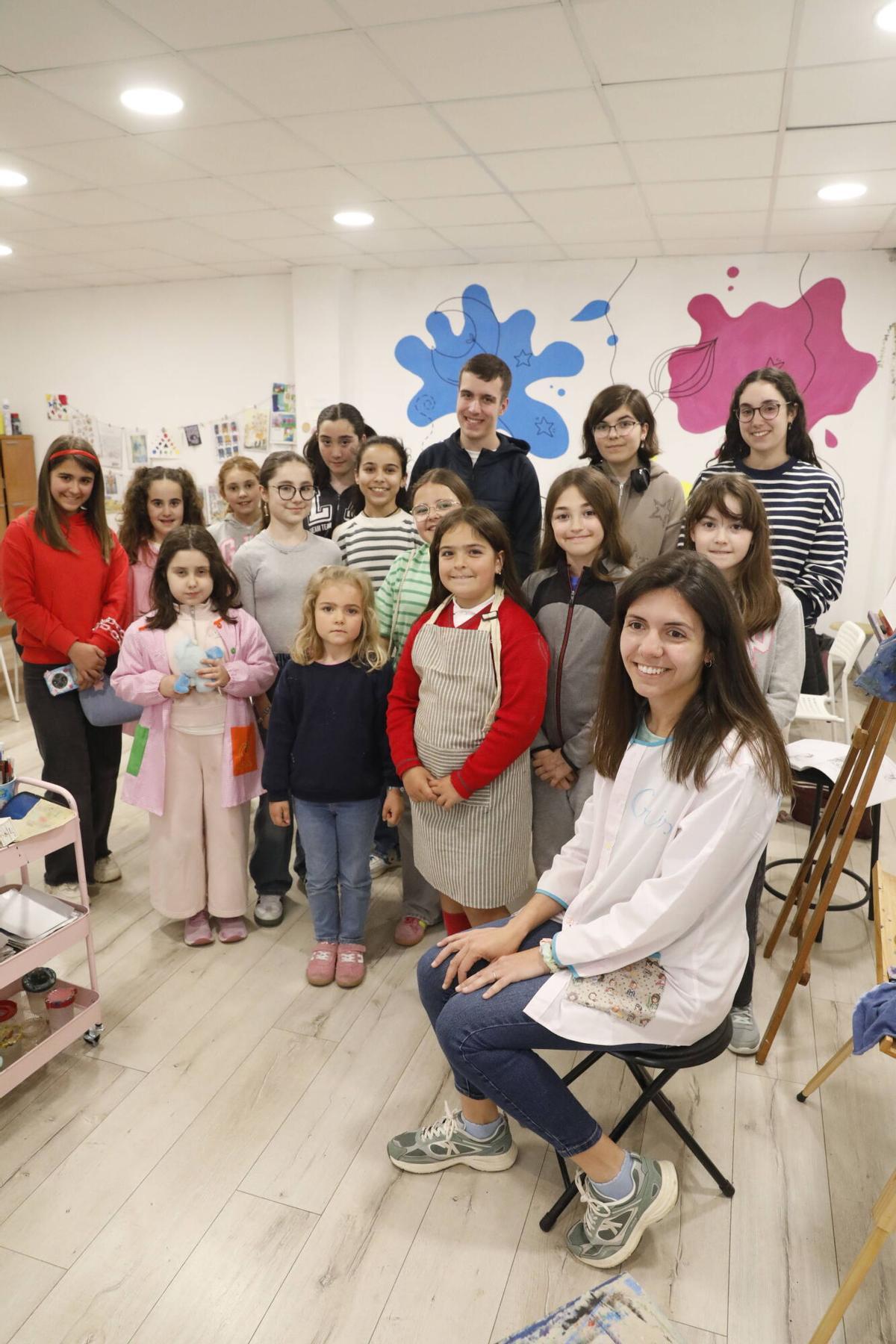 Kirindipia revoluciona la creatividad en Castrillón con arte que va más allá del lienzo Kirindipia revoluciona la creatividad en Castrillón con arte que va más allá del lienzo