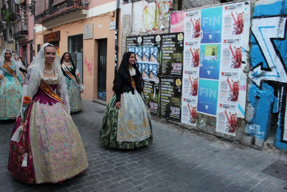 Procesión en el Barrio del Carmen y "cant de la carxofa"