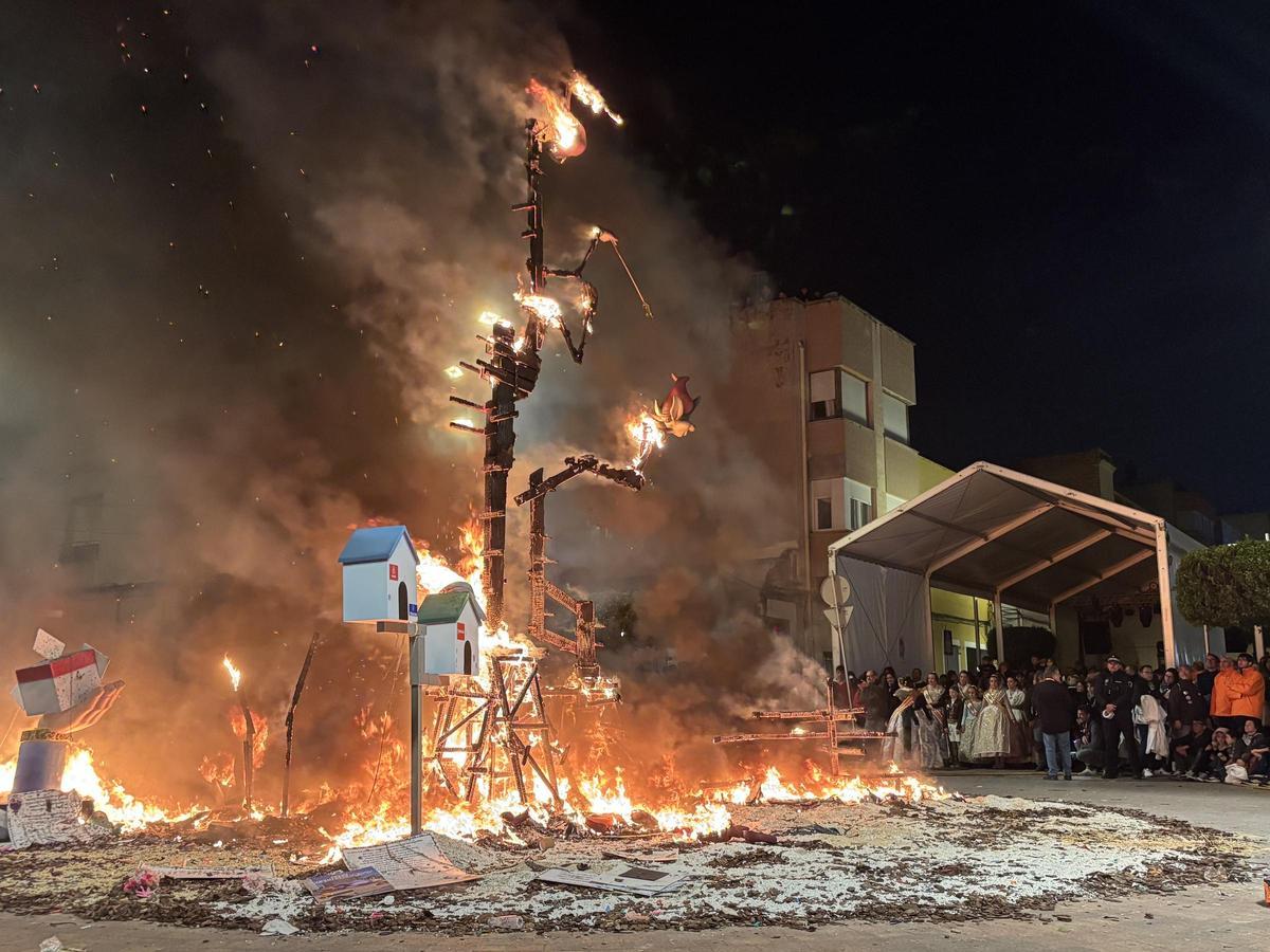 Benicarló despide las Fallas 2026 con la Cremà