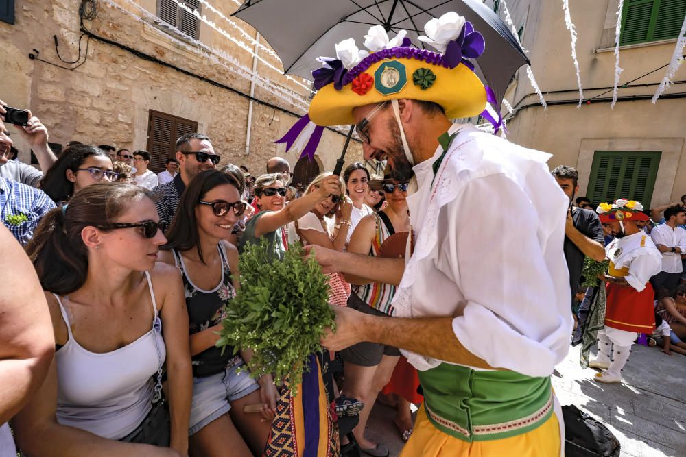 'Cossiers' con esencia del pueblo para loar al patrón