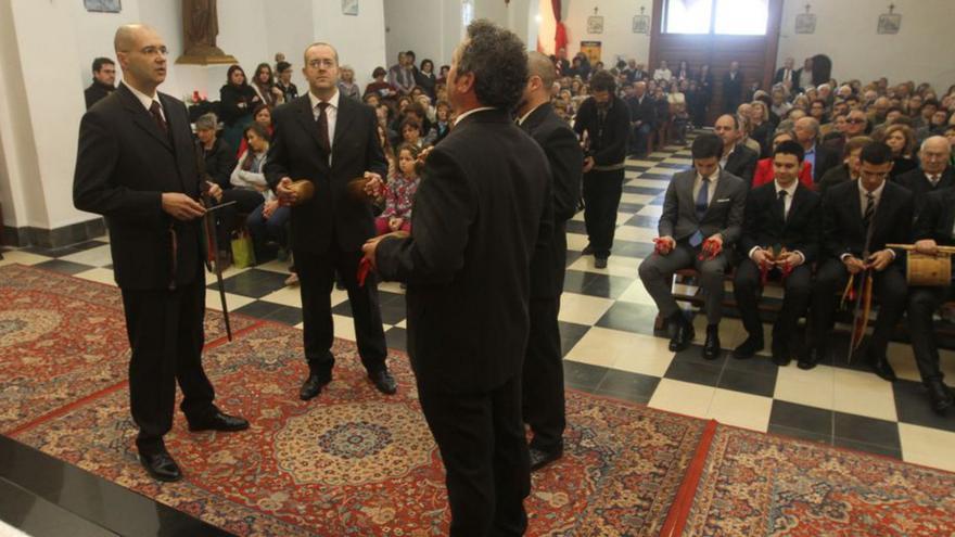 Caramelles en la iglesia des Puig de Missa. | J.A. RIERA