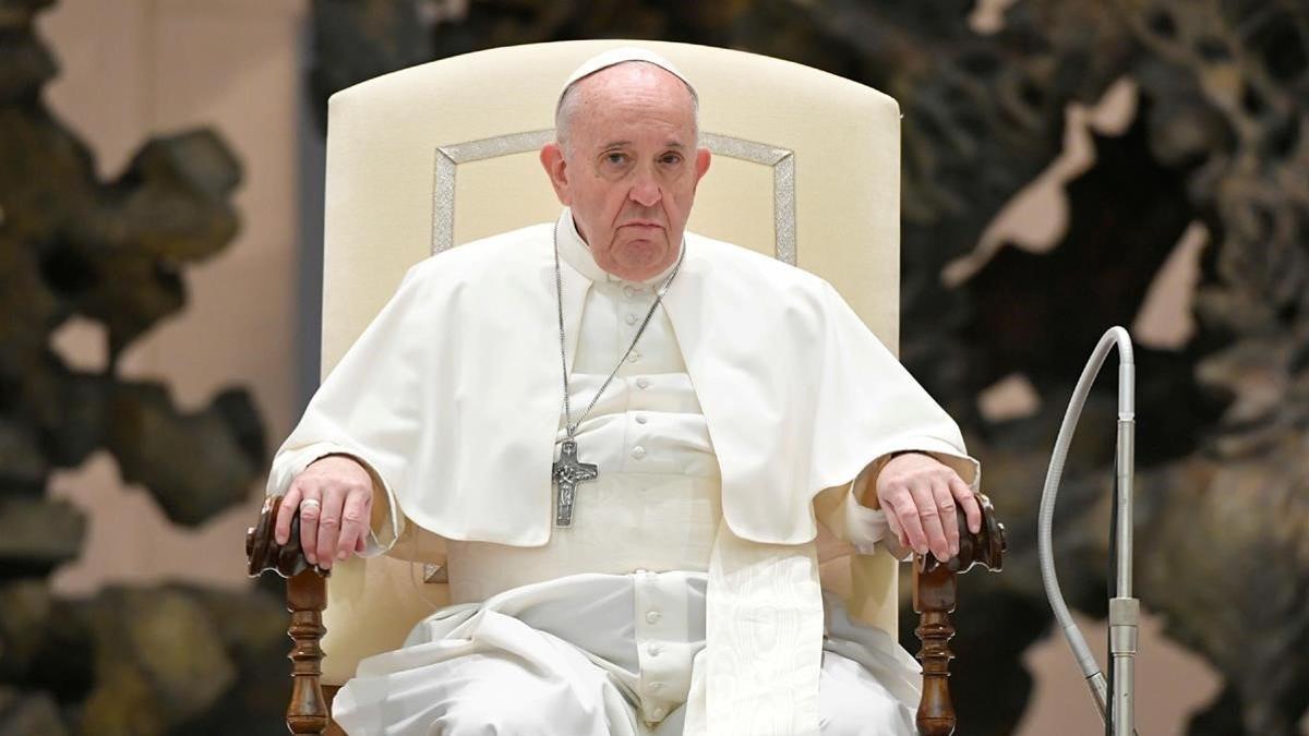 El Papa Francisco asiste a la audiencia general semanal de este jueves en el Aula Paolo VI en el Vaticano.