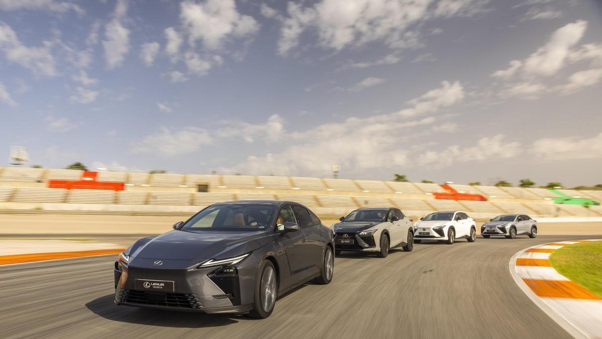 Jornada de Electrificación en el Circuit Ricardo Tormo de Cheste organizada por Toyota Valencia y Lexus Valencia.