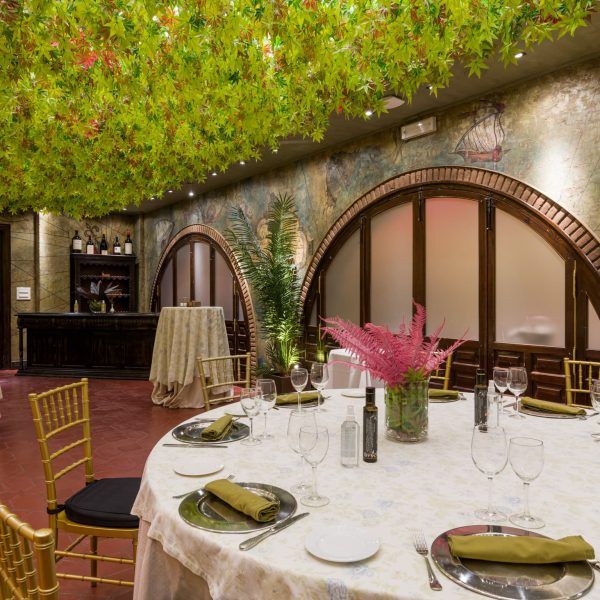 Interior del restaurante El Cachirulo de Zaragoza