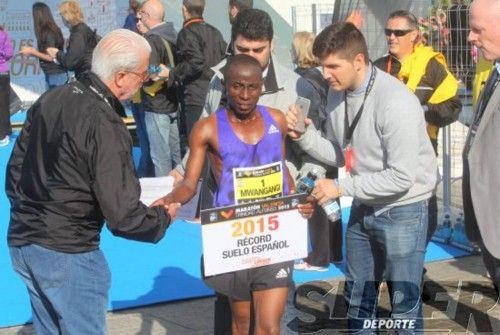 Las mejores imágenes del Maratón Valencia Trinidad Alfonso 2015