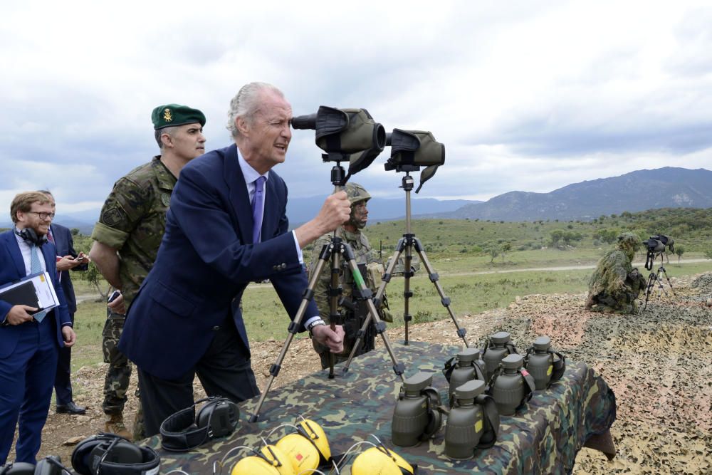 Visita del ministre de Defensa a les tropes a l'Alt Empordà