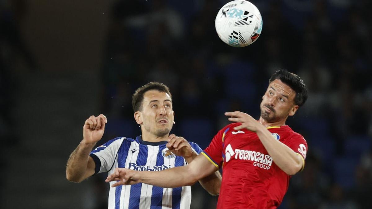 Juan Iglesias y Mikel Oyarzabal, en el Getafe - Real Sociedad