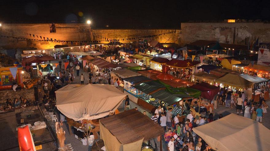 Mercadillo medieval, en el castillo de Fuengirola