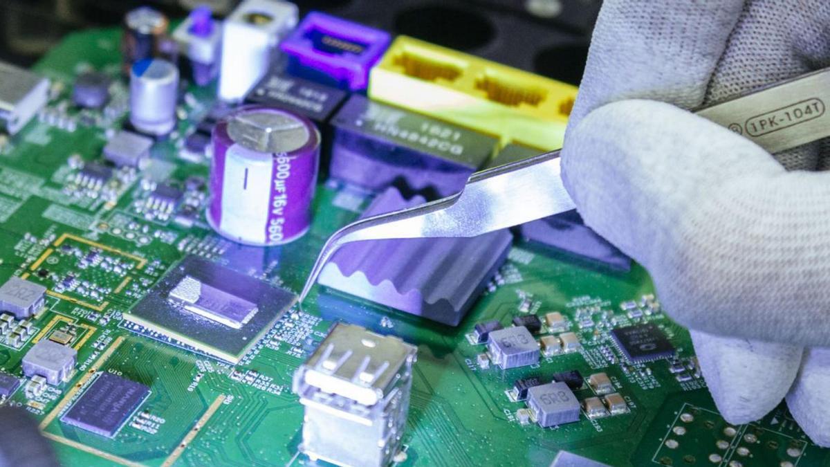 ANOVO ofrece en sus laboratorios servicio de reparación de dispositivos.