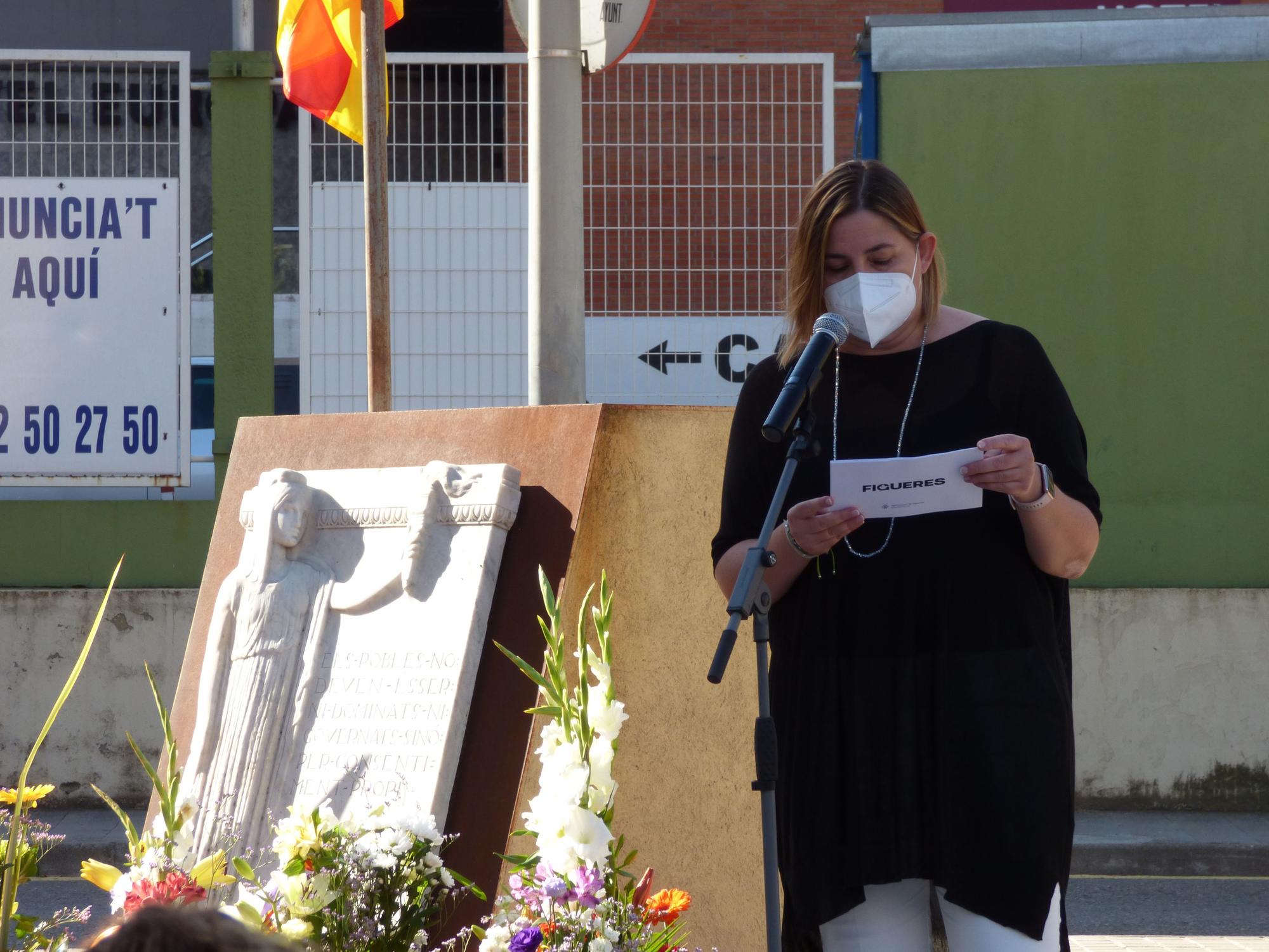 Figueres celebra l'acte institucional de la Diada a la plaça Frederic Marès