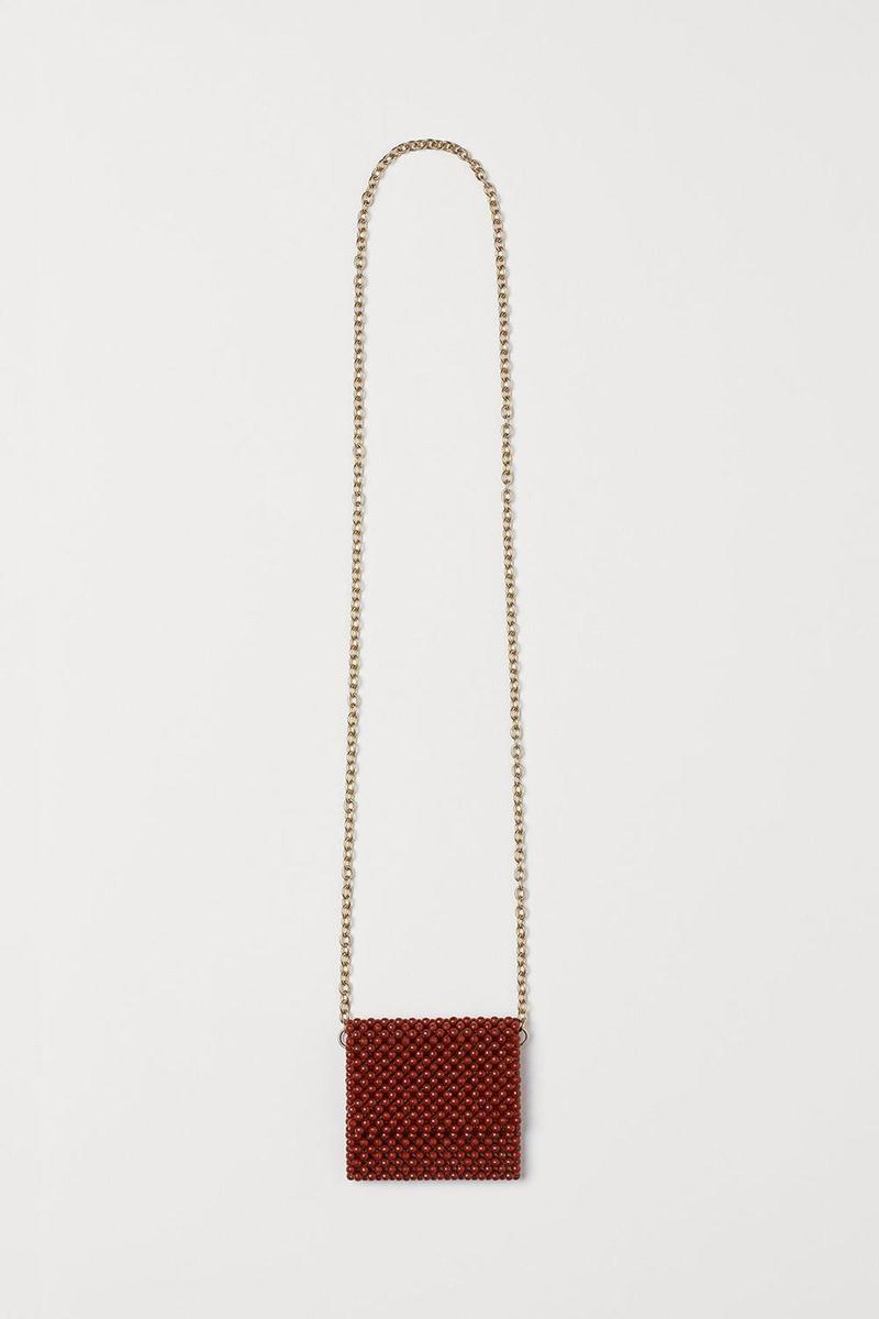 Bolso de cuentas reciclado de H&M. (Precio: 49,99 euros)
