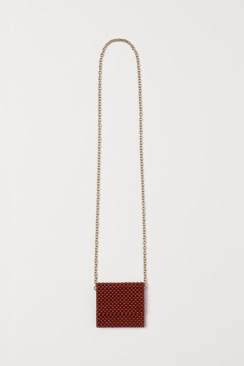 Bolso de cuentas reciclado de H&amp;M. (Precio: 49,99 euros)