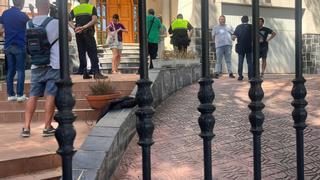 Desahucian a dos jubilados del Vedat de Torrent de la casa donde han vivido 33 años