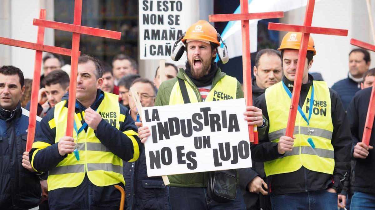 Manifestación de los trabajadores de Alcoa en Lugo, el pasado mes de febrero. // Eliseo Trigo