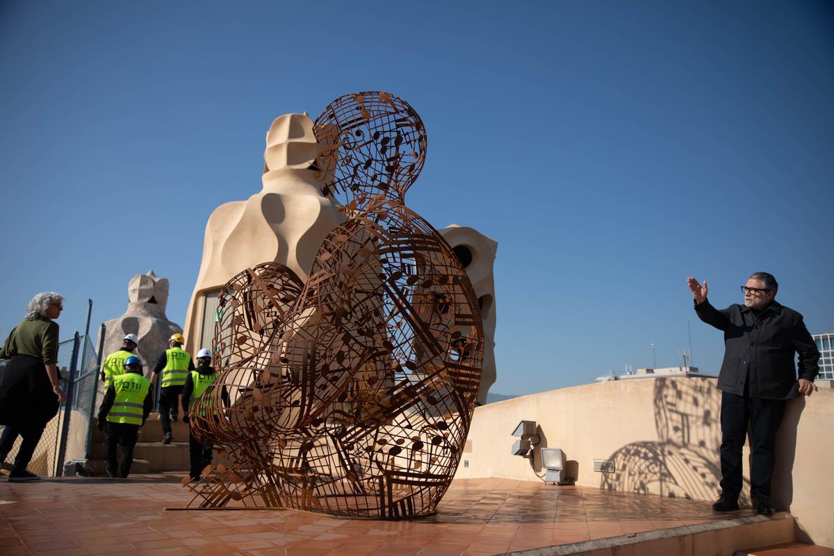 Una escultura de Jaume Plensa corona La Pedrera