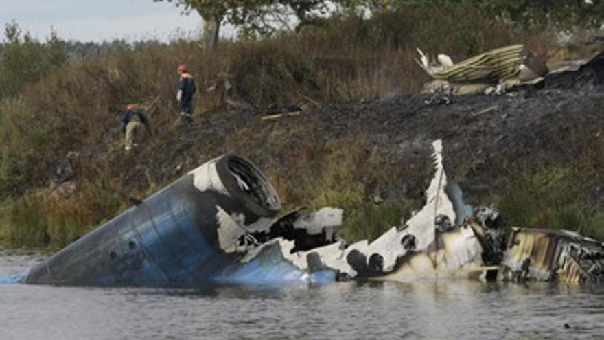 Al menos 44 muertos al estrellarse un YAK-42 en Rusia