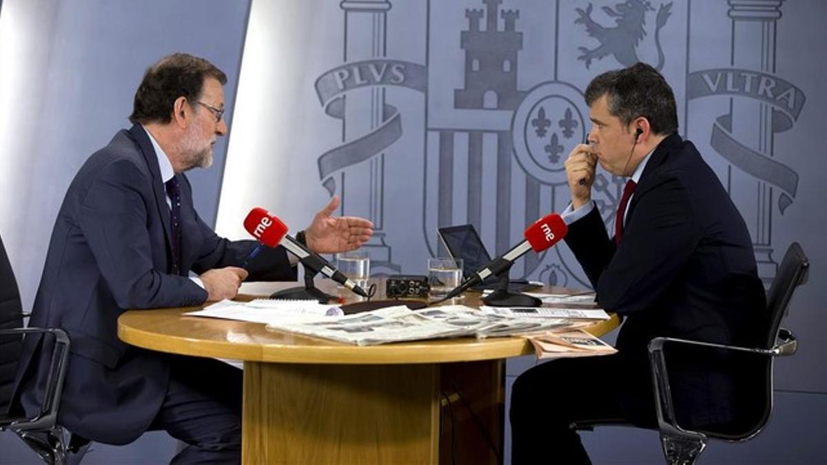 El presidente del Gobierno en funciones, Mariano Rajoy, ha concedido este lunes una entrevista a RNE.