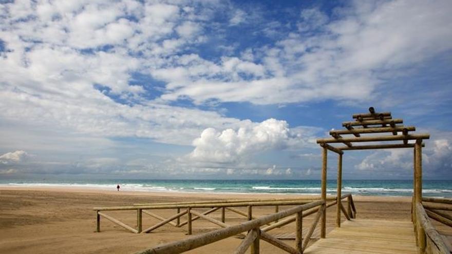 San Fernando también se plantea no poner duchas en sus playas para cumplir el decreto de sequía