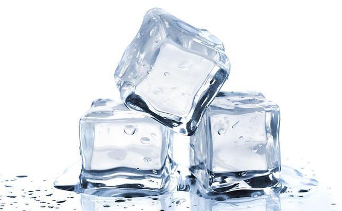 Cómo hacer cubitos de hielo en casa que duren más?
