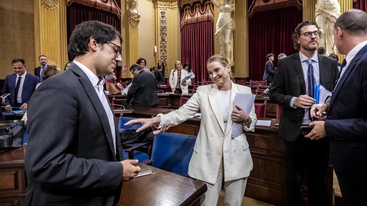 Iago Negueruela y Marga Prohens, ayer en el Parlament