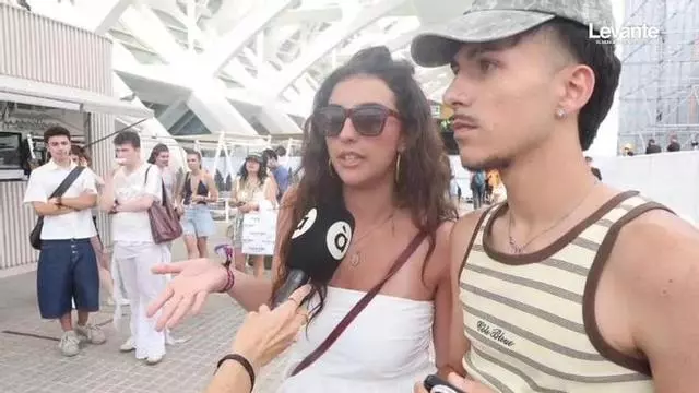 Sevillanos en el Festival de les Arts: "Es una vergüenz"